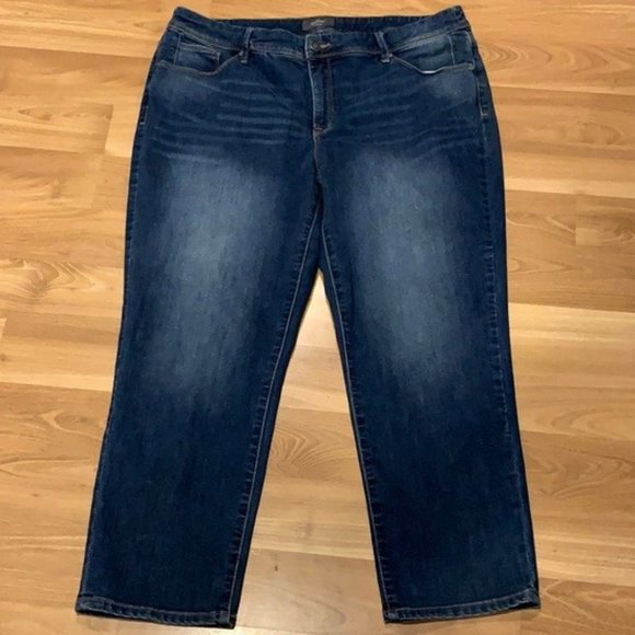 Chicos Great Condition 2.5 Crop So Slimming Deep Cypress Lake Jeans 14 - Picture 7 of 13